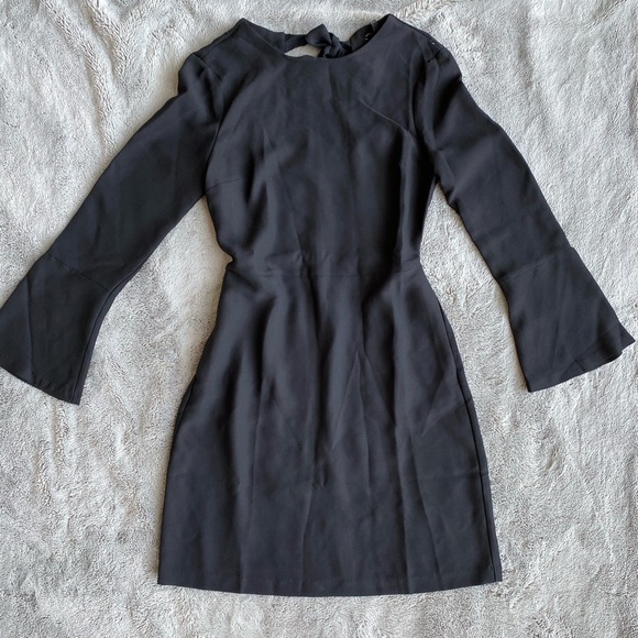 Banana Republic Dresses & Skirts - Banana Republic Tie Back Dress